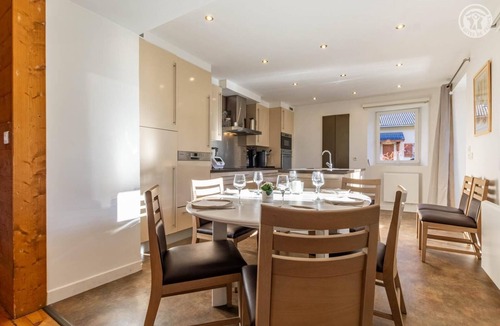 Monthion House | THE MONTHION HOUSE