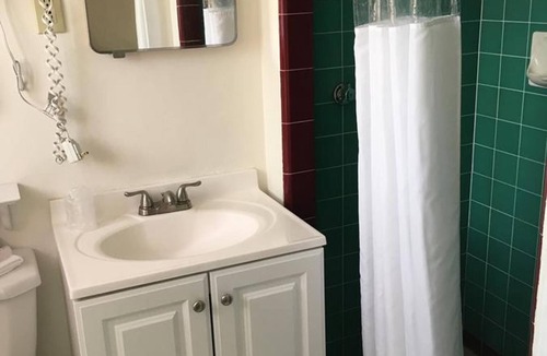 Monticello Hotel | The Monticello Inn