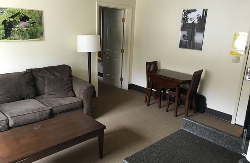 Montrose Hotel | The Montrose Hotel
