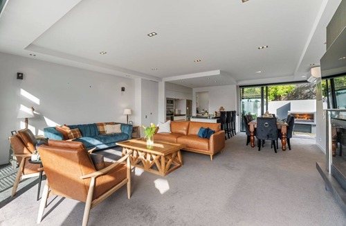 Two Mile Bay Apartment | The Moorings Apartment 5