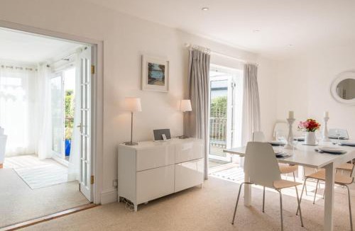 Rock House | The Moorings