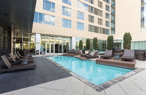 Memorial House | The Moran CityCentre, 4 Deluxe Double Rooms, Onsite Pool, Free Parking!