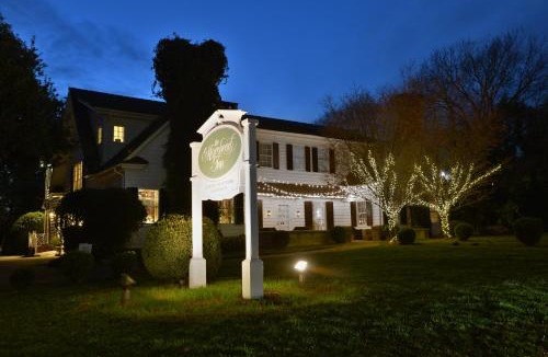 Dilworth Bed & Breakfast | The Morehead Inn