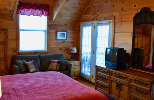 Townsend Bed & Breakfast | The Morning View Suite at the Country Manor Inn