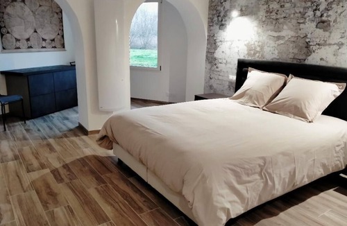 Clairmarais House | THE MOULIN ROUGE "LE GREBE"