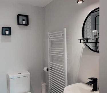 Barry Hotel | The Mount Rooms