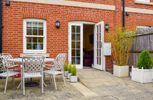 Towcester House | The Mount View