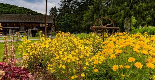 Bovina Center Bed & Breakfast | The Mountain Brook Inn