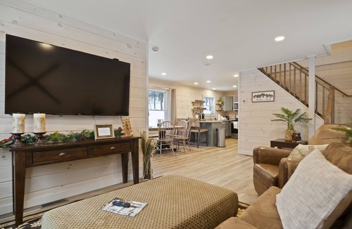 North River House | The Mountain House