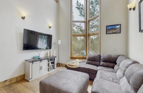 Serene Lakes House | The Mountain House