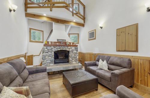 Serene Lakes House | The Mountain House