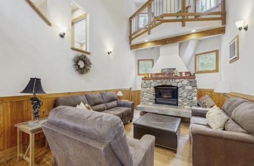Serene Lakes House | The Mountain House