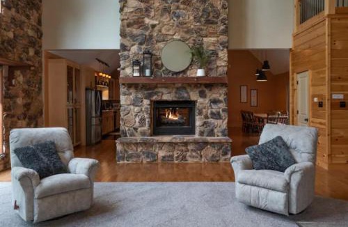 Elliottsburg House | The Mountain Lodge