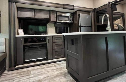 Townsend House | The Mountain Nook - Relaxing RV Stay