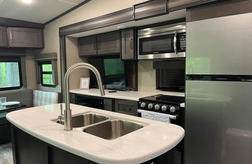 Townsend House | The Mountain Nook - Relaxing RV Stay