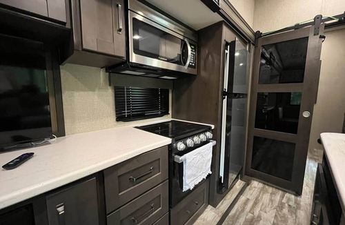 Townsend House | The Mountain Nook - Relaxing RV Stay