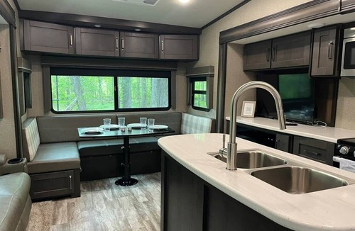 Townsend House | The Mountain Nook - Relaxing RV Stay
