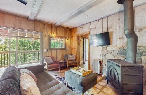 Horse Shoe House | The Mountain Perch