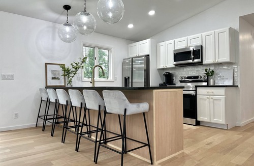 Collins Center House | The Mountain View Retreat