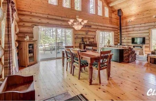 Leslie-Clapham-et-Huddersfield Ski Chalet | The Mountaineer ☀️🌊⛱️🏠
