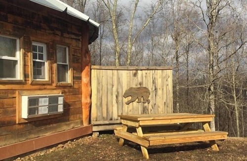 Genoa Cabin | The Mountaineer Rustic Yurt