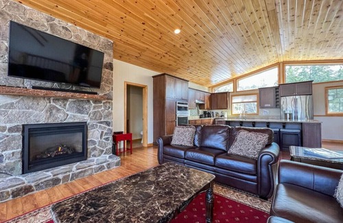 Jackson House | The Mountainview Escape | Luxury, Views & Hot Tub