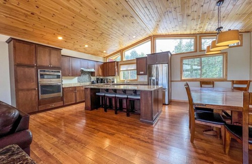 Jackson House | The Mountainview Escape | Luxury, Views & Hot Tub