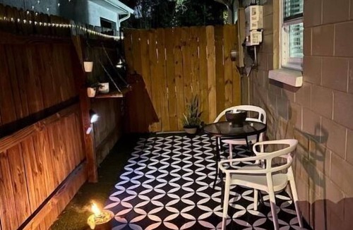 East Tampa Apartment | The M’s Cozy Corner