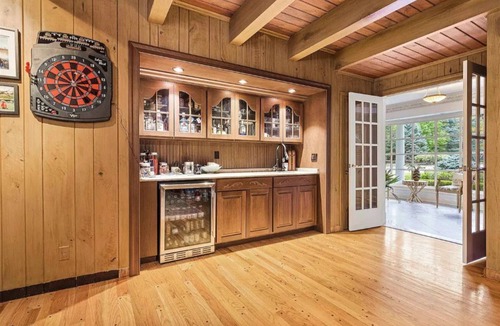 Rockford House | The Mulford Complex Private Estate with Pool & Hot Tub