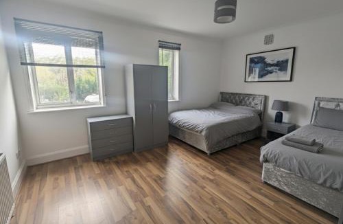 Shirley Hotel | The Music Rooms! Rooms above Griffin Pub-Winter 2026 Sale!