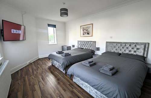 Shirley Hotel | The Music Rooms! Rooms above Griffin Pub-Winter 2026 Sale!