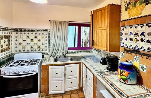 De Guadalupe Apartment | The Etelvina Suites
