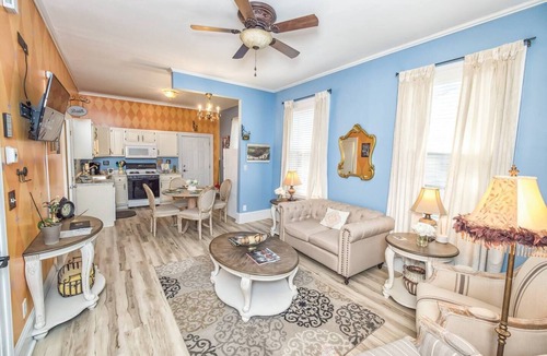 Wilmington Historic District Apartment | The N'awlins! House Walk to Downtown
