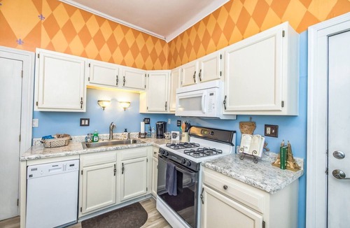 Wilmington Historic District Apartment | The N'awlins! House Walk to Downtown