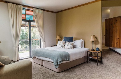 Tamahere Hotel | The Narrows Landing