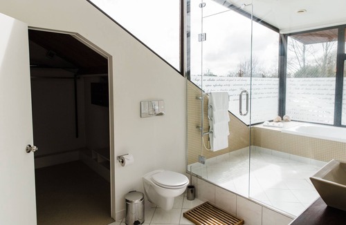 Tamahere Hotel | The Narrows Landing