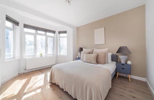 Brent Apartment | The Neasden Villa
