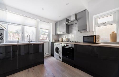 Brent Apartment | The Neasden Villa