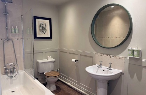 Grittleton Bed & Breakfast | The Neeld Arms