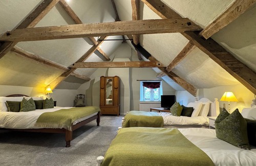 Grittleton Bed & Breakfast | The Neeld Arms