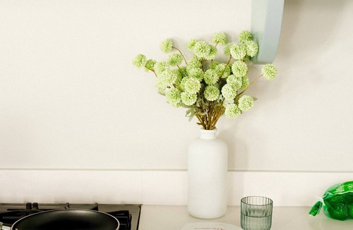 Near West Side Apartment | The Neighborhood Hotel - Little Italy Studio