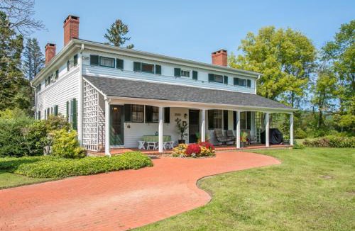 Long Valley Bed & Breakfast | The Neighbour House B&B