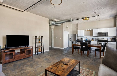 Downtown Apartment | The Nelson Lofts - Unit 7 (2 BR)
