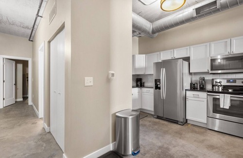Downtown Apartment | The Nelson Lofts - Unit 5 (3 BR)