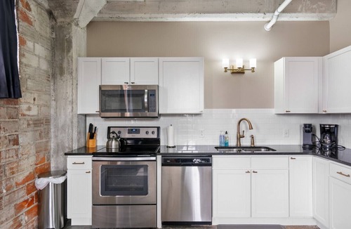 Downtown Apartment | The Nelson Lofts - Unit 1 (1 BR)