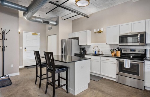 Downtown Apartment | The Nelson Lofts - Unit 3 (2 BR)