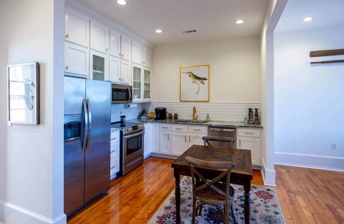 Seneca Apartment | The Nest Above - Finch Suite