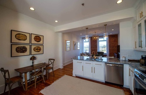Seneca Apartment | The Nest Above - Sparrow Suite