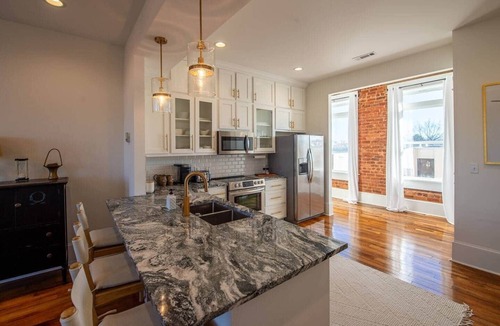 Seneca Apartment | The Nest Above - Sparrow Suite