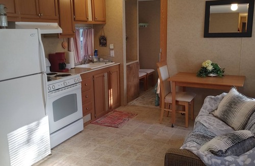 Graford House | The NEST afforable pk family friendly and close to rocker b and waters edge